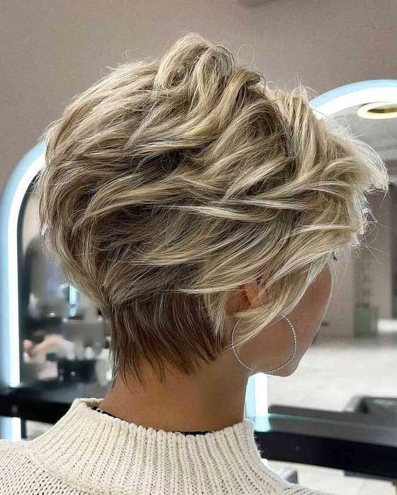 Messy Short Hair - Top Short Hairstyles for Thick Hair to Be More Manageable