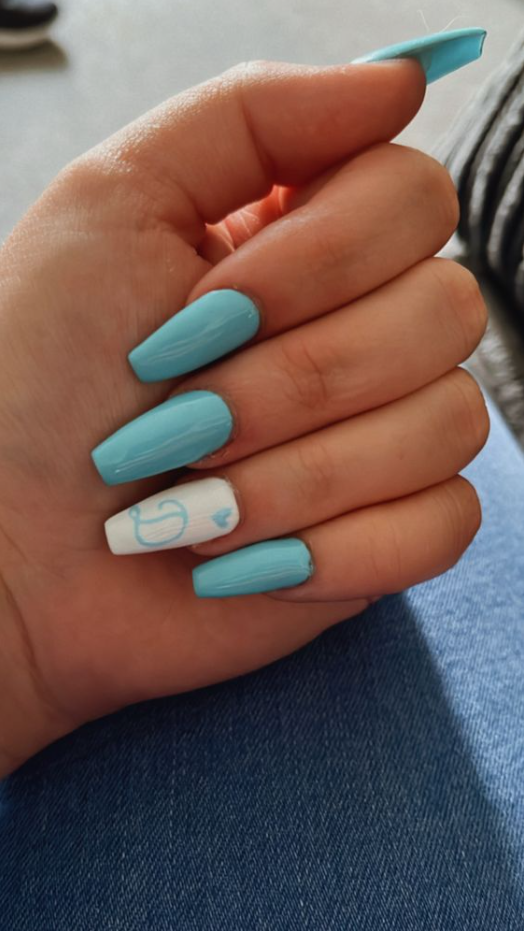 Nails With Initial   Cute Initial Acrylic Nails