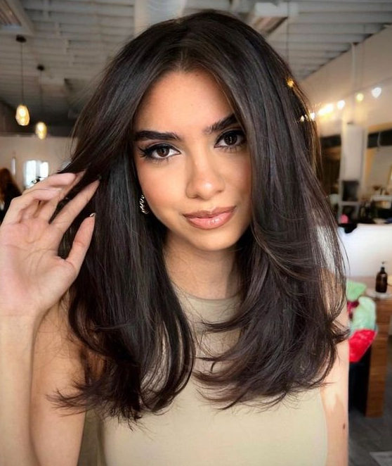 Hair Cuts Medium Length - Best Medium Length Haircuts for Thick Hair to Try in 2023 Textured Straight Thick Hair