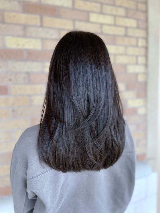 Hair Cuts Medium Length - Blended medium layers