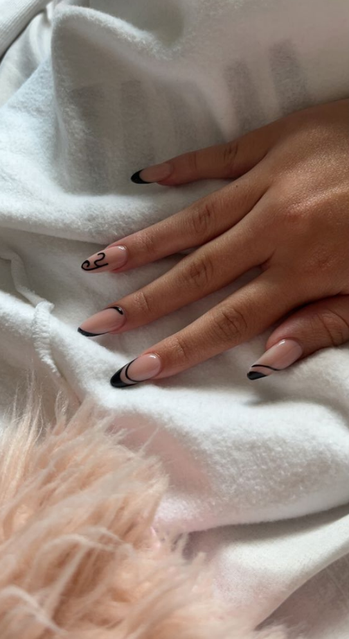 Nails With Initials   Black Line Design With Initial Nude Base