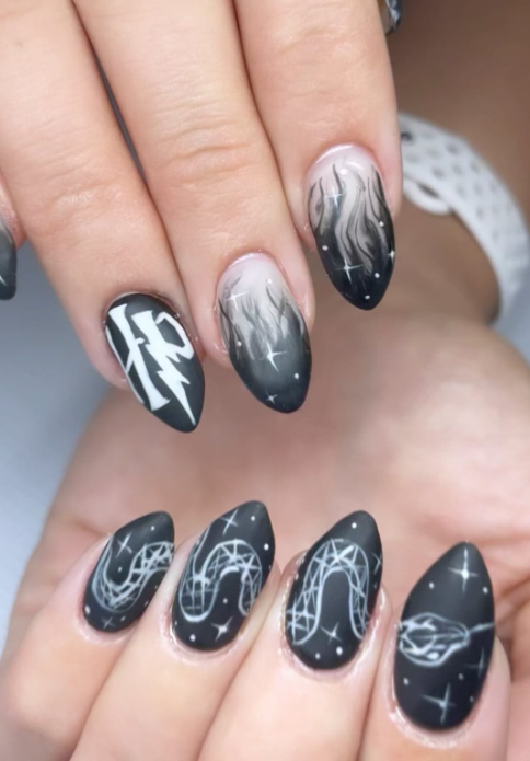 Awesome Trendy Halloween Nails Inspiration