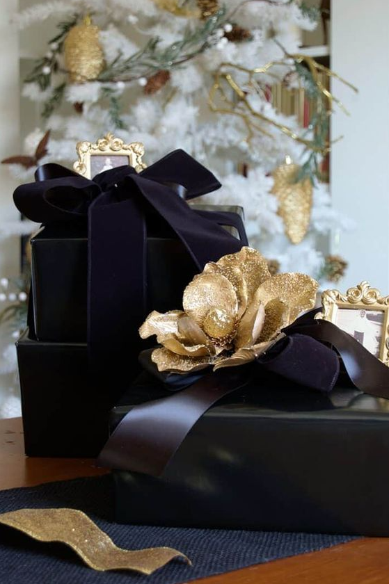 Black Gift   Elegant Gift Wrapping Beautiful Gift Wrapping