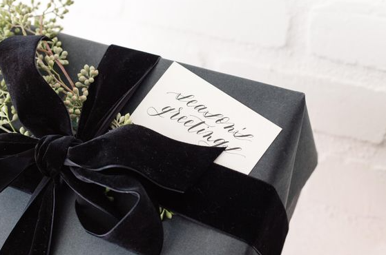 Black Gift - The Art of Gift Wrap
