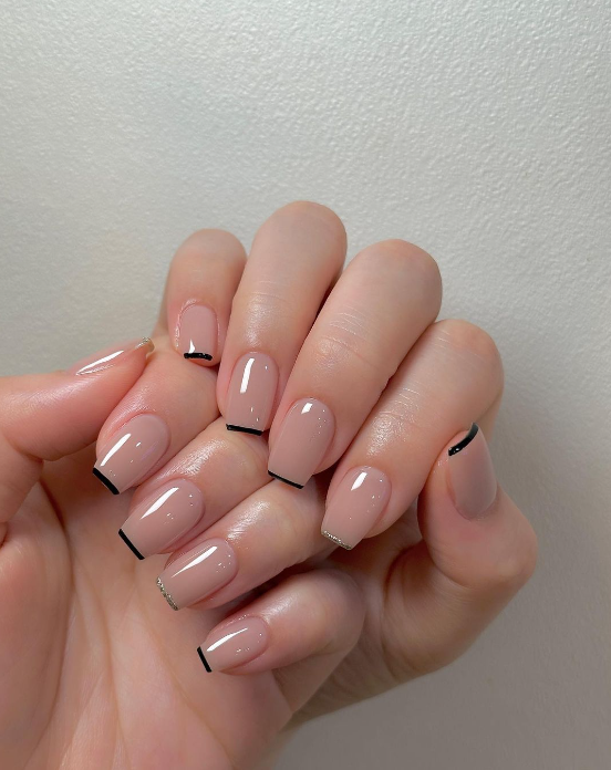 Elegantly Glam Nails Picture