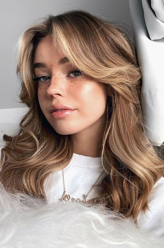 Hairstyles Straight Hair - New Haircut Ideas for Women to Try in 2023 Golden Blonde Medium Length Bangs