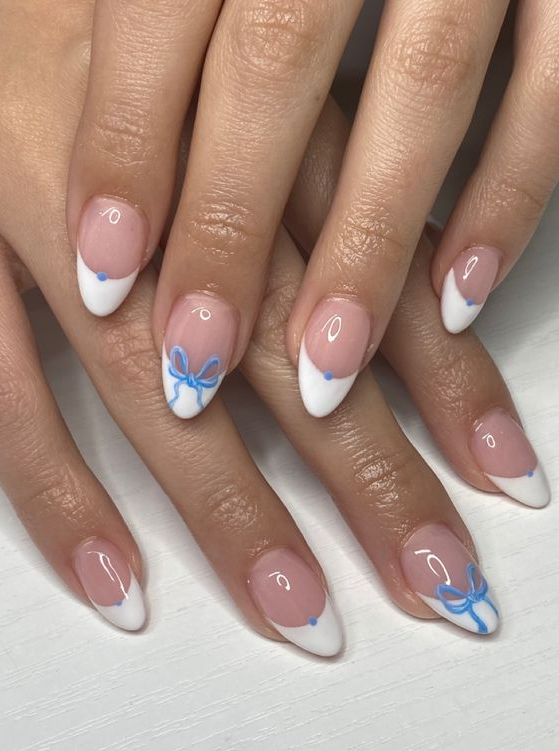Nails with Bows - White frenchies with cute blue bows