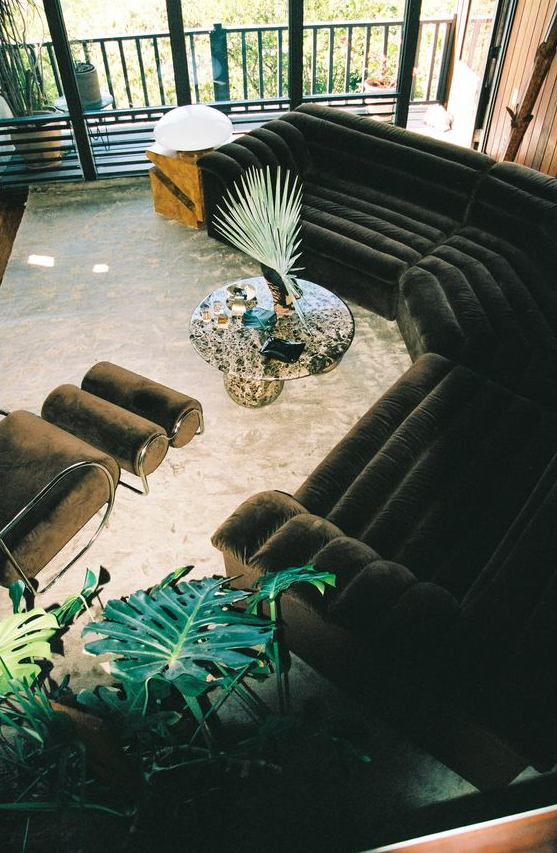 70s Living Room   Sade Sets The Mood Inside Tiffany Howell’s ’70s Themed Living Room