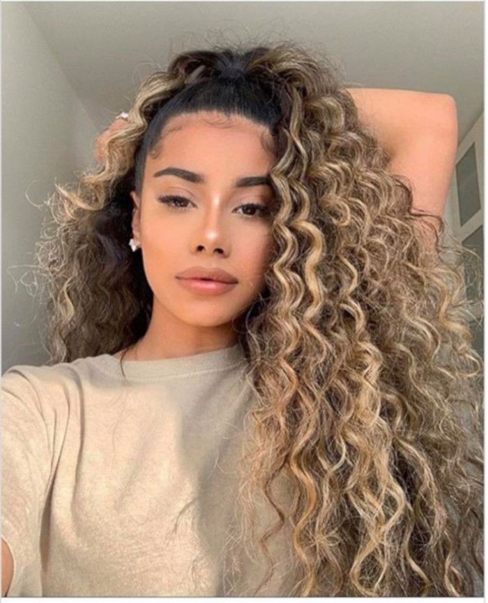 Sexy & Easy Hairstyles For Curly Hair
