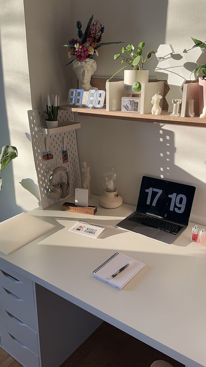 Sunny Desk Setup