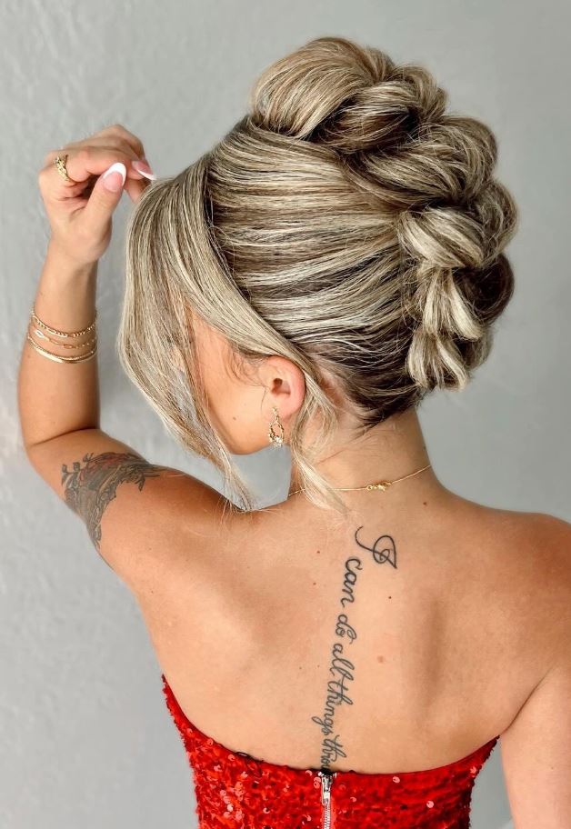 Cute 2024 Prom Hairstyles Gallery