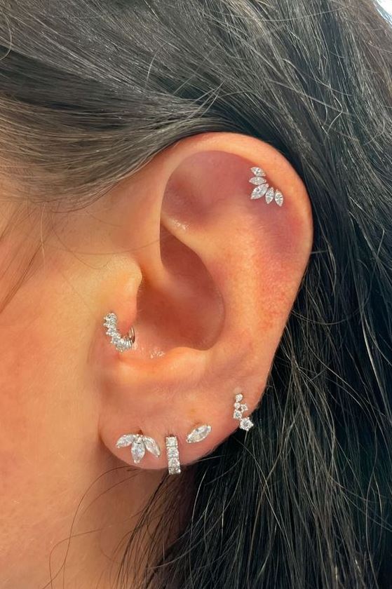 Cartilage Earring   Earings Piercings Pretty Jewelry Necklaces Ear Jewelry Gold Body Jewellery Ear Piercings Earrings Inspiration