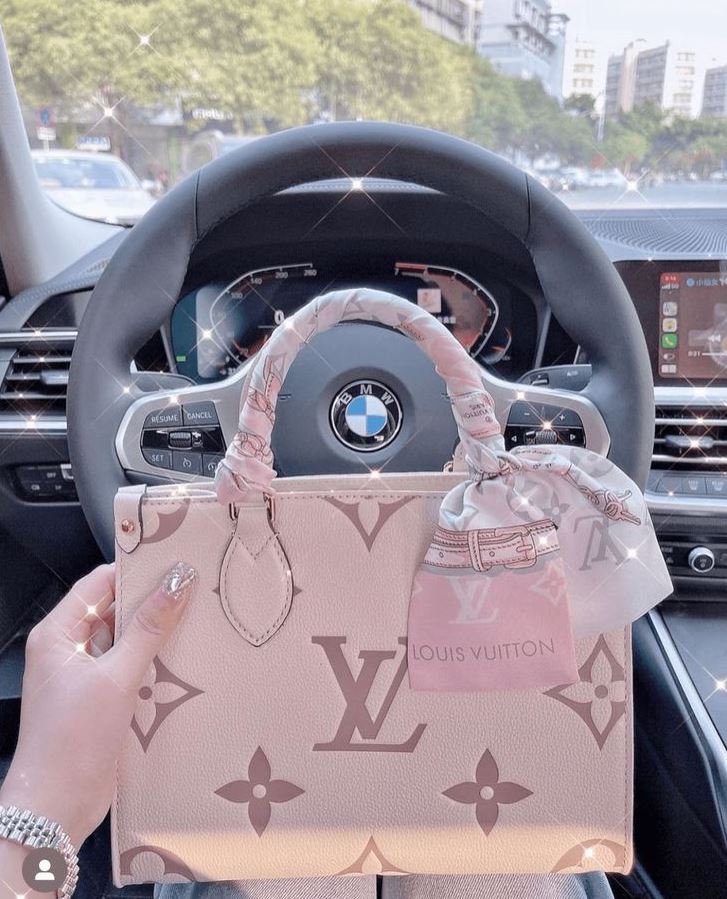 Girly Items   Lv Onthego Monogram Girly Bags Luxury Purses Bags Designer Fashion Fancy Bags Pretty Bags Vuitton Bag