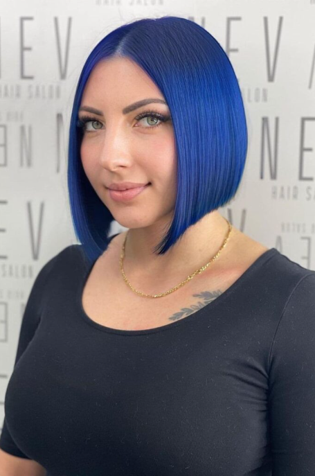 Hairstyles For Round Faces   Center Parted A Line Bob