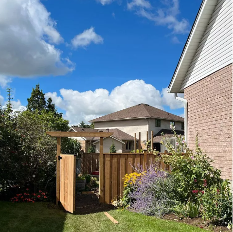 Wood Fence Ideas   Add An Arbor If You Wish