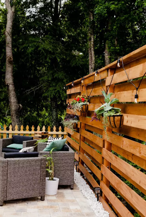 Wood Fence Ideas   Maximize A Slatted Fence's Potential