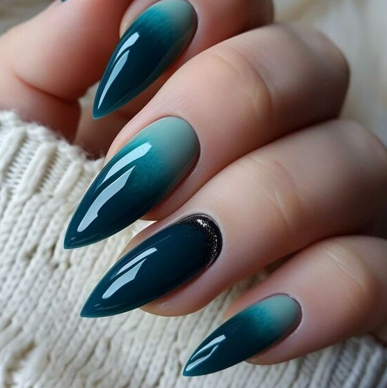 Autumn Nail Trends   Deep Sea Gradient