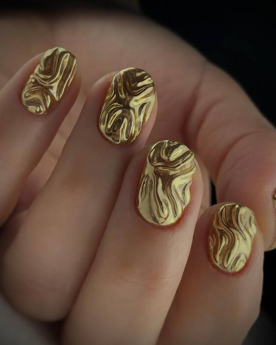 Autumn Nail Trends   Golden Swirl Enigma