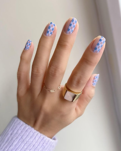 These Checkered Nails For School