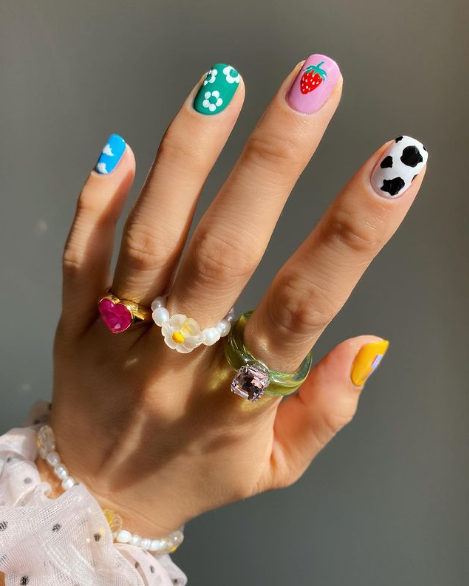 These Mixed Print Nails For School