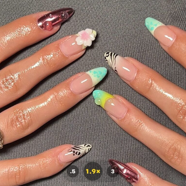 Elegantly Amazing Y2K Nails Picture