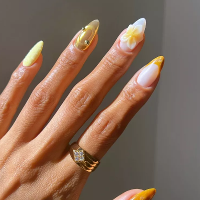 Golden Mismatched 3D Nails