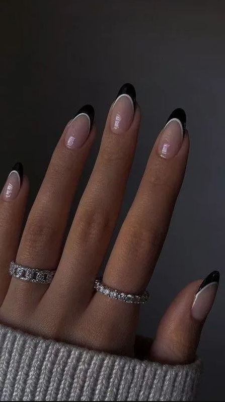 Here Are The Best Fall & Winter 2024 Nail Trends To Copy Short Nails Black Nails Stylish Nails Casual Nails Gel Nails White Nails