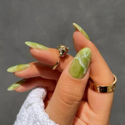 Peridot Marble Nails