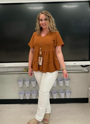 Tiered Shirt With White Jeans