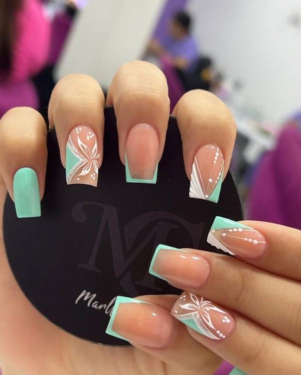 Cute And Elegant Nail Art Picture