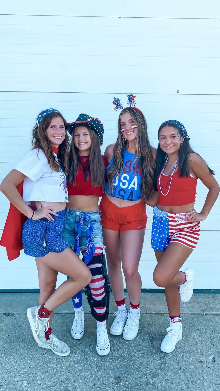 Fnl Usa Night🇺🇸 Fnl High School Football Game Student Section Outfit Inspiration Usa Night Red White & Blue Cute Pictures Girl Poses