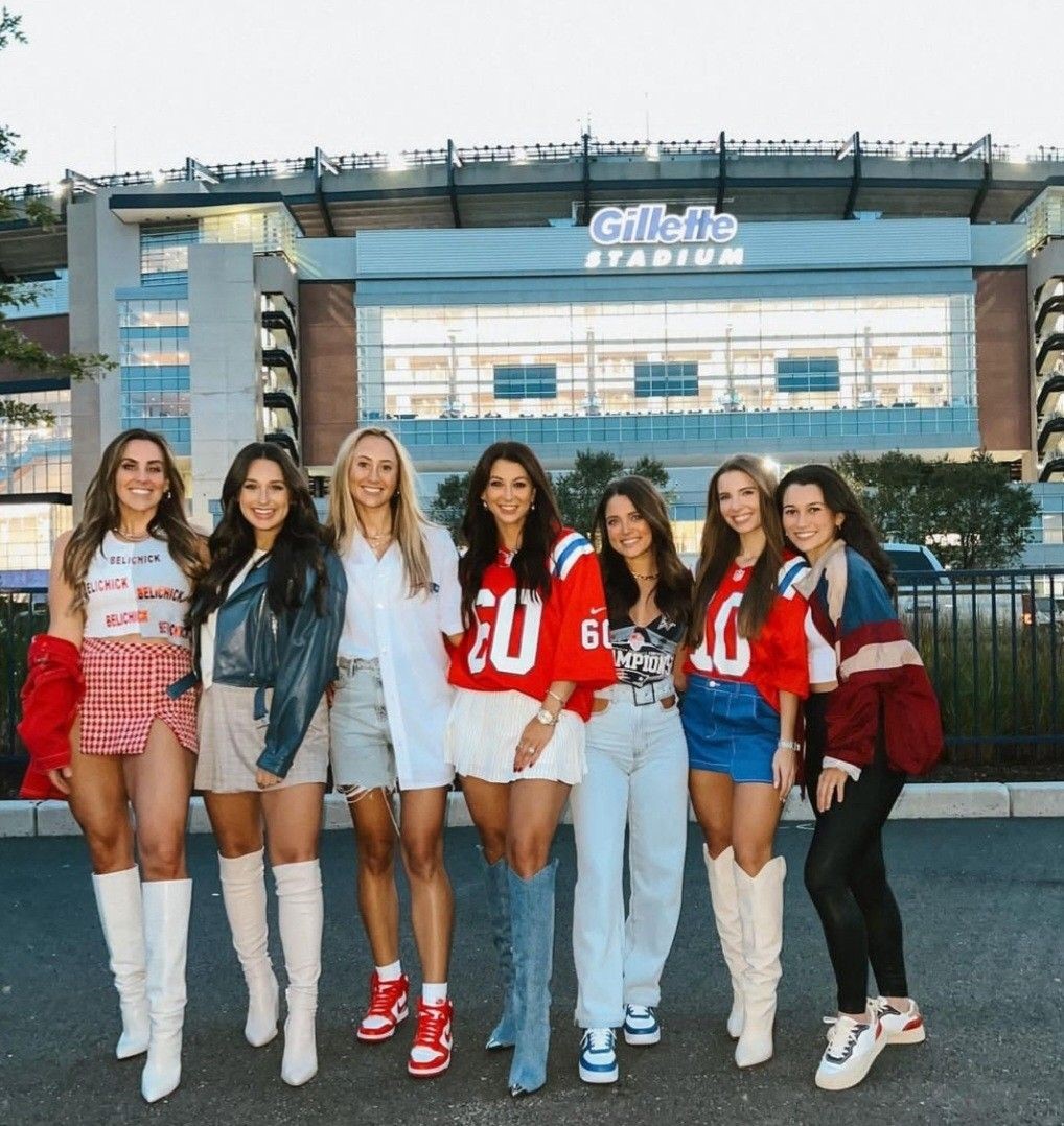 Football Season Outfits Football Game Outfit Football Outfits Football Jersey Outfit Gameday Outfit Football Tailgate Outfit