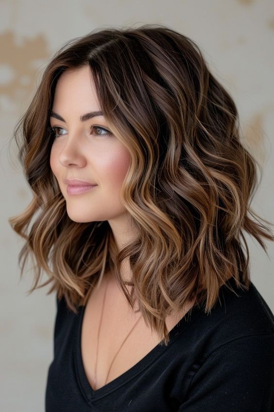 Stunning Shoulder Length Fall Hair 2024 Styles Featuring Color Blonde, Red And Brunette Trends