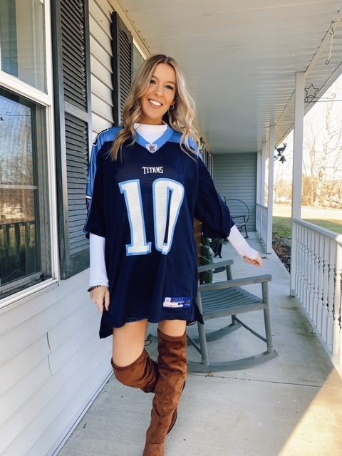 Tennessee Titans Outfit Nfl Outfits Football Jersey Outfit Football Game Outfit Cute Football Outfit Football Outfits Gameday Outfit