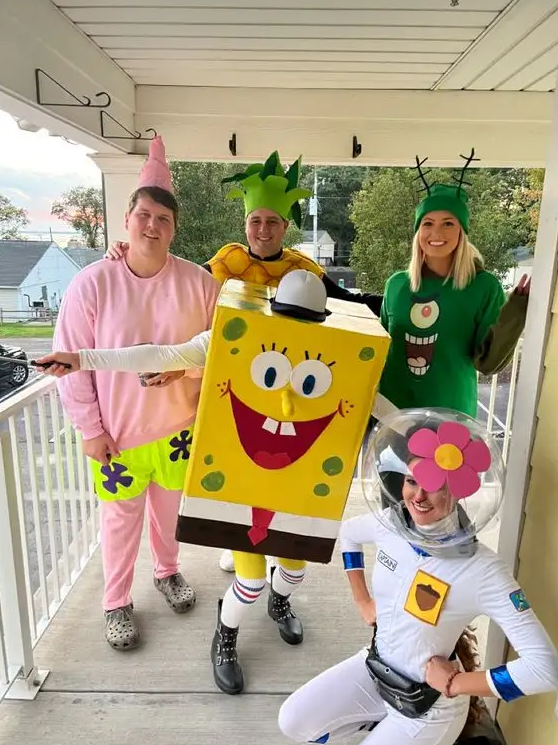 Bikini Bottom Crew Delight