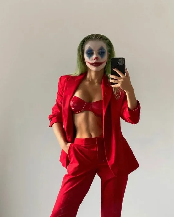 Bold Joker Look