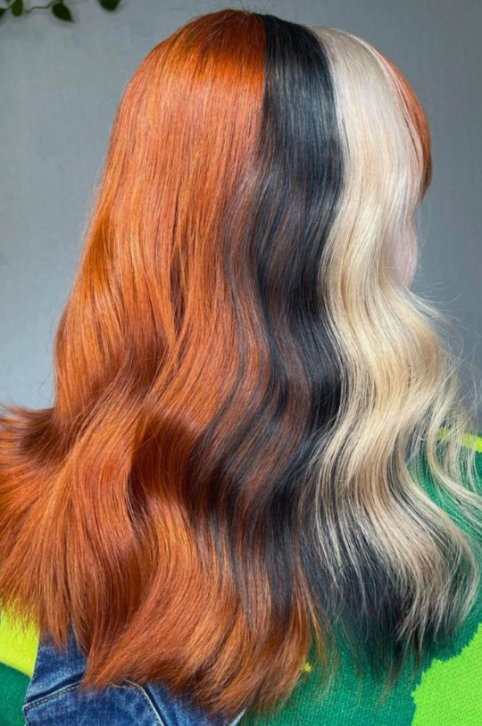 Bold Tricolor Calico Waves