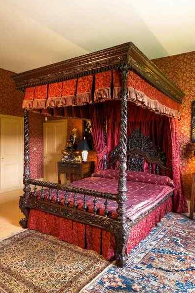 It's Four Poster Bed Time