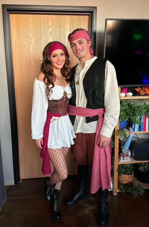 Pirates Couples Costume