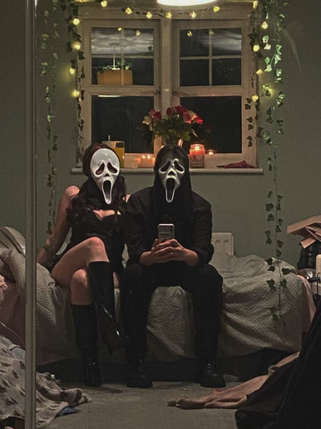 Spooktacular Duo Ghost Face Costume